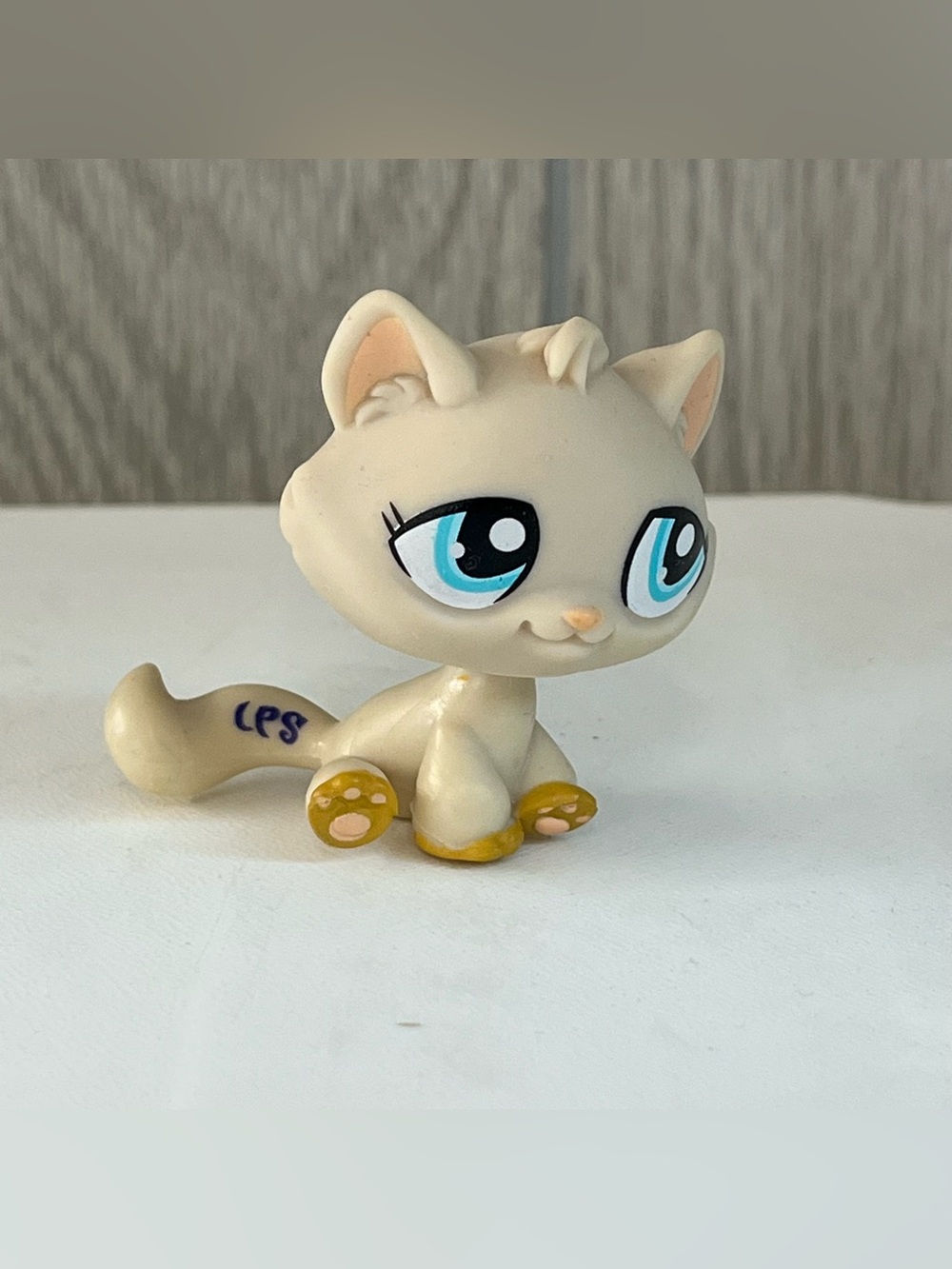 Littlest Pet Shop Authentic #1364 Cream Tan Tabby Kitten Kitty Cat Blue Dot Eyes